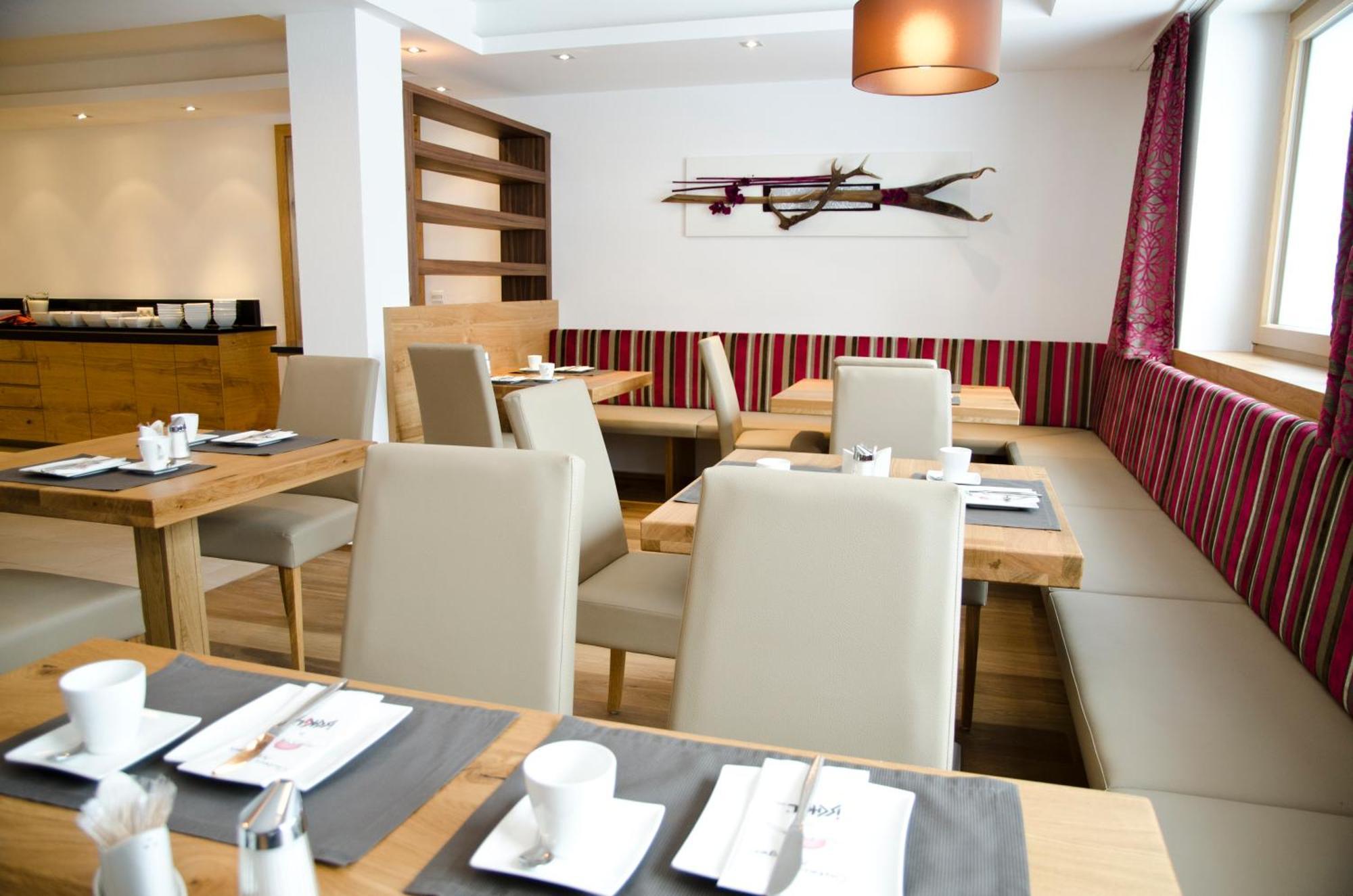 Hotel Garni Alpenland 4*